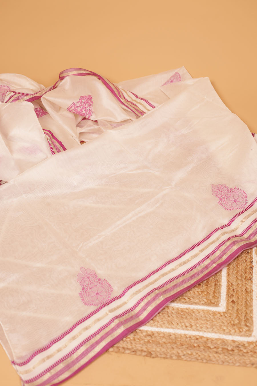 Vidushi | Off white Mangalgiri Cotton Chikankari Saree