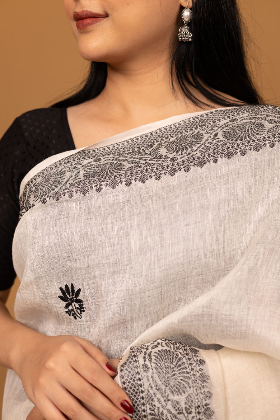 Hansini | Snowveil Off white Tussar Silk Chikankari Saree
