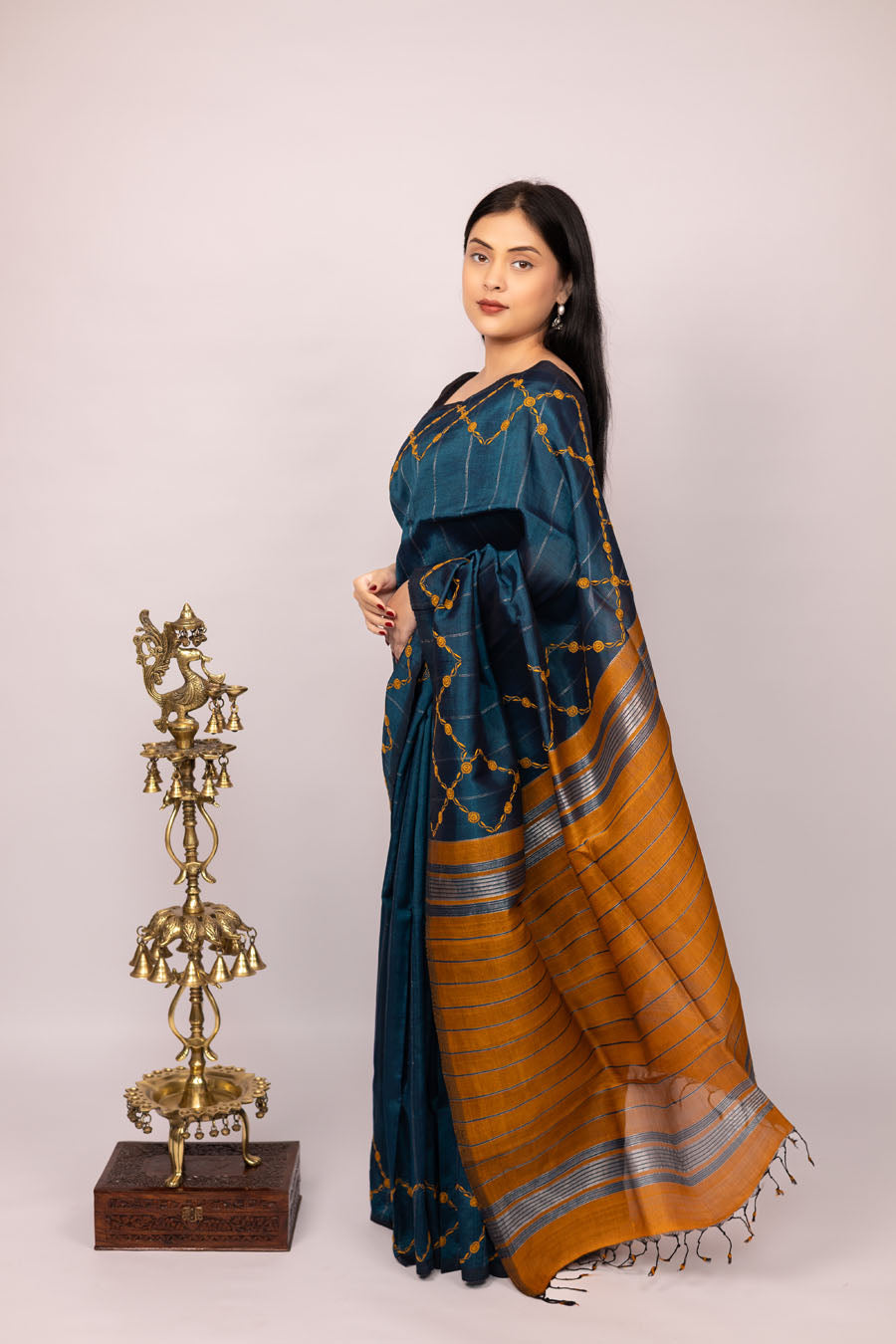 Vidushi | Meadow green Mangalgiri Pattu silk Chikankari Saree