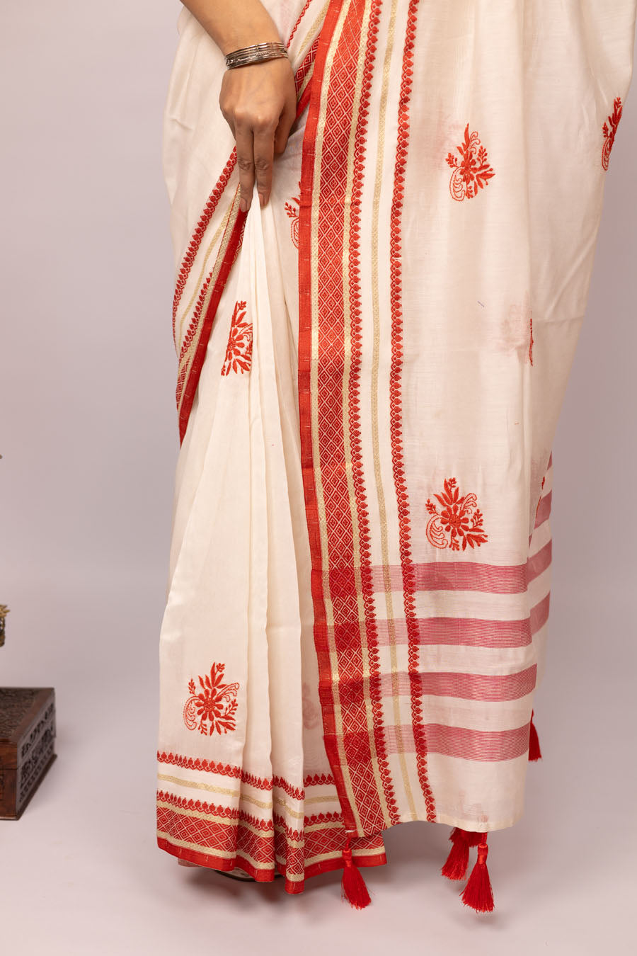 Vidushi | Imperial Off White Mangalgiri cotton Chikankari Saree with Red zari border and red Chikankari Embroidery