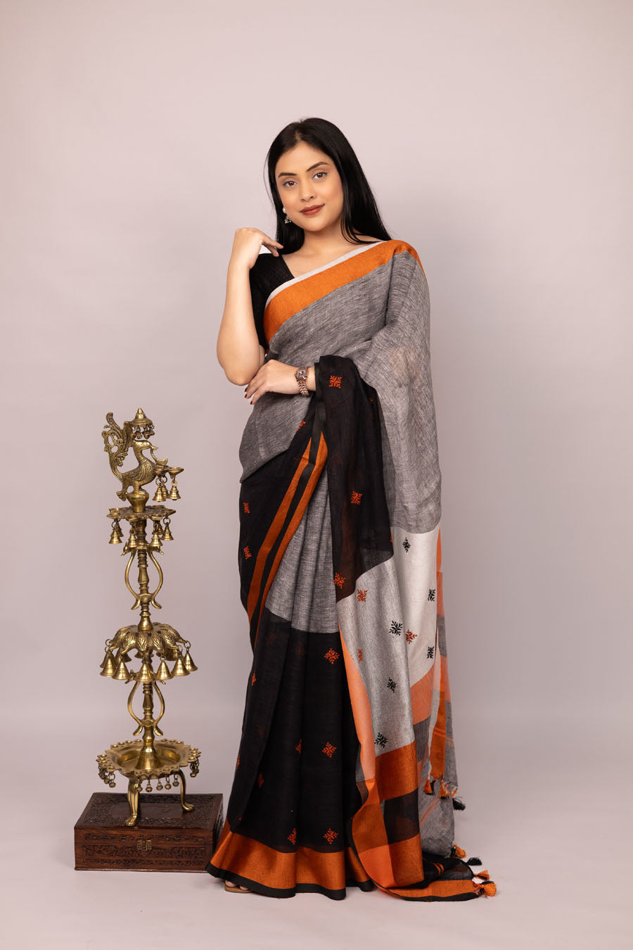 Vidushi | Grey Black Linen Saree with Chikankari Embroidery