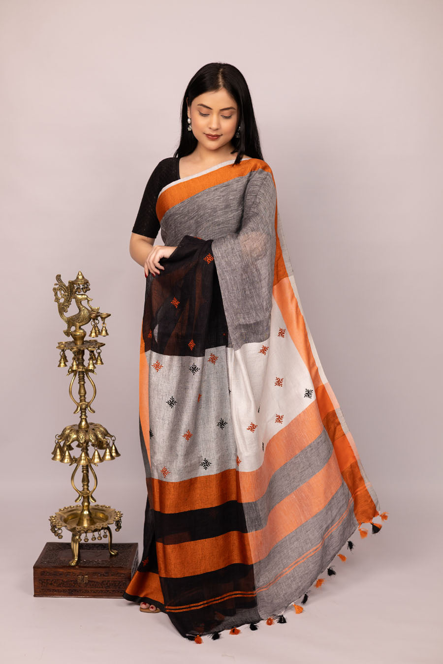 Vidushi | Grey Black Linen Saree with Chikankari Embroidery