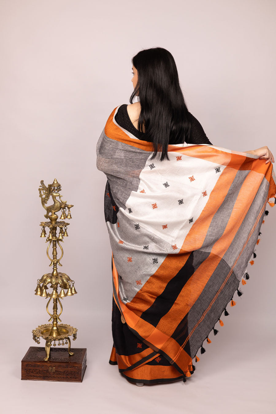 Vidushi | Grey Black Linen Saree with Chikankari Embroidery