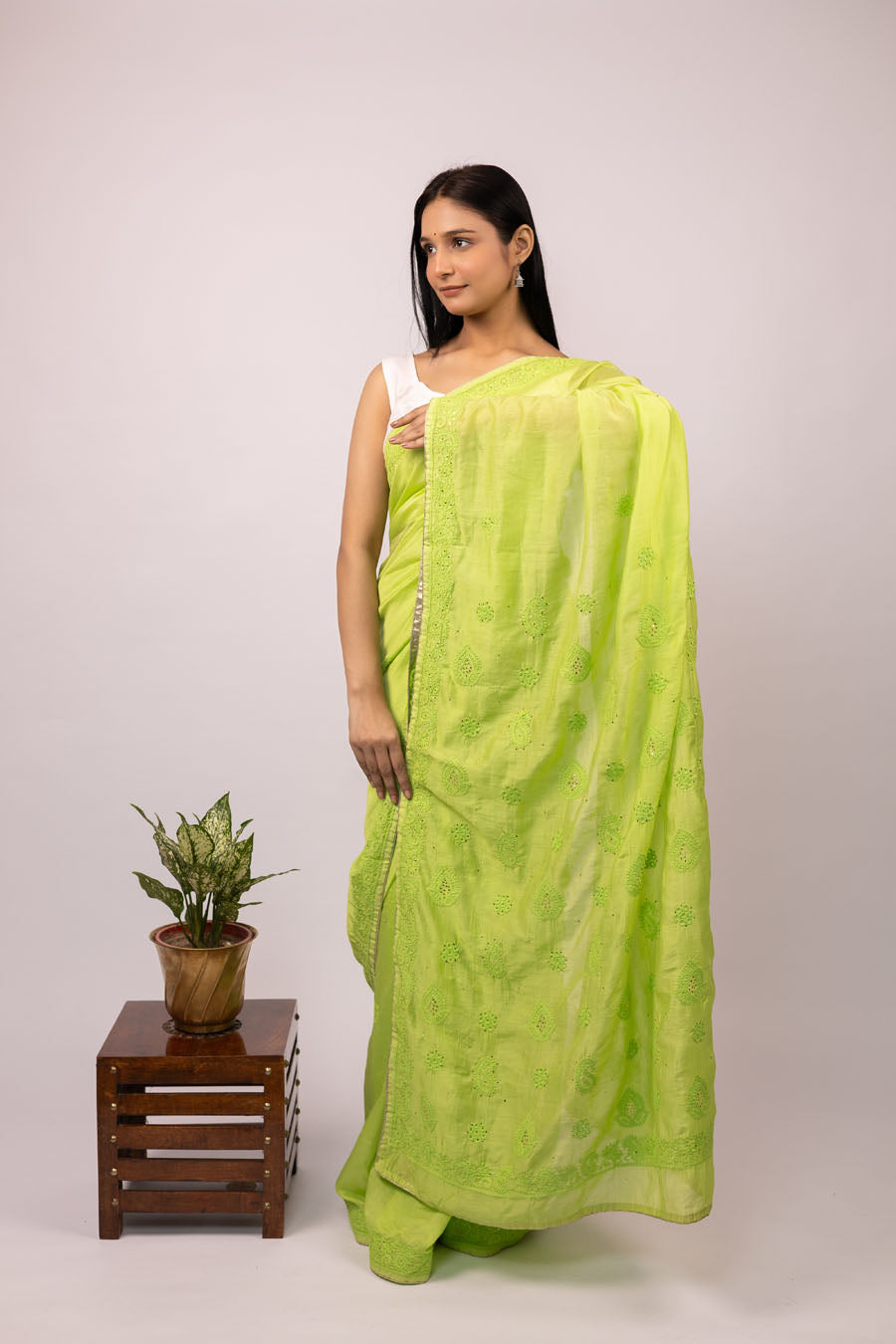 Urvashi | Dewleaf Green Chanderi Silk Chikankari Saree