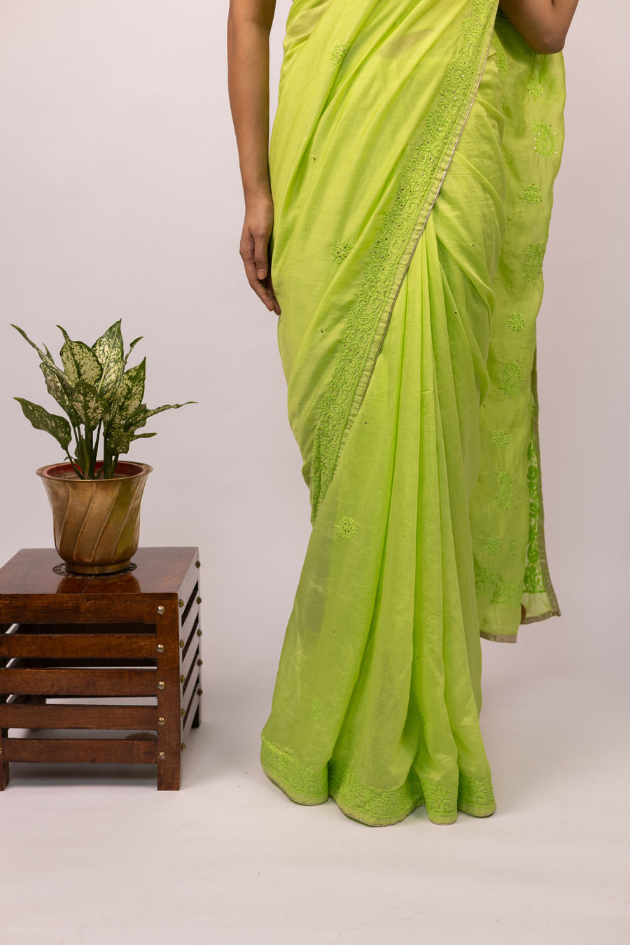 Urvashi | Dewleaf Green Chanderi Silk Chikankari Saree