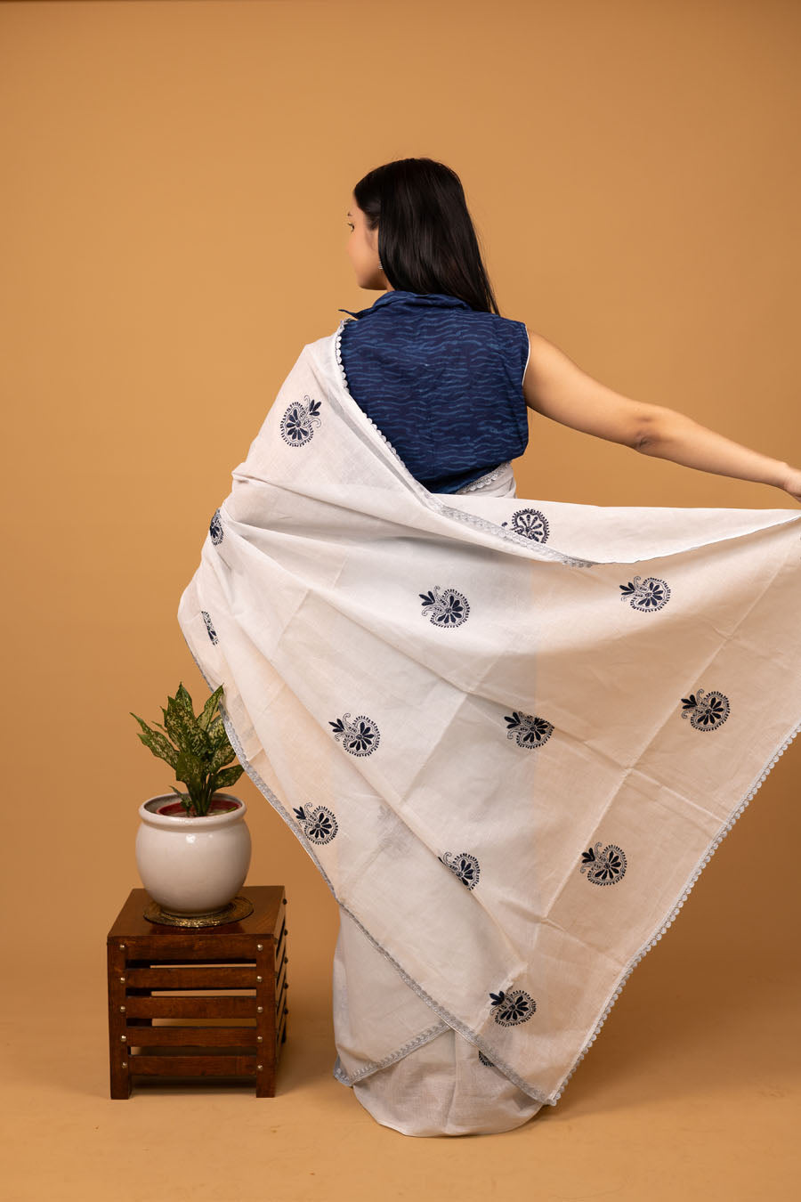 Vidushi | Dove Grey Mul Cotton Saree with Chikankari Embroidery