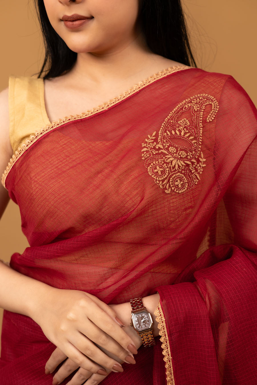 Maroon Kotadoriya cotton saree with motif on the shoulder