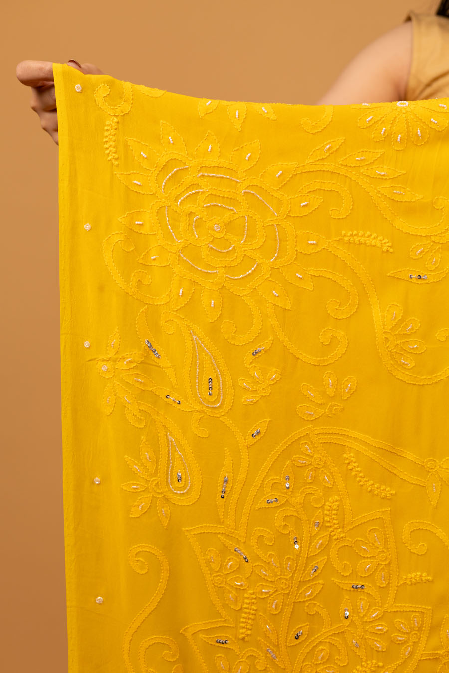 Pallu details of Yellow georgette Chikankari saree