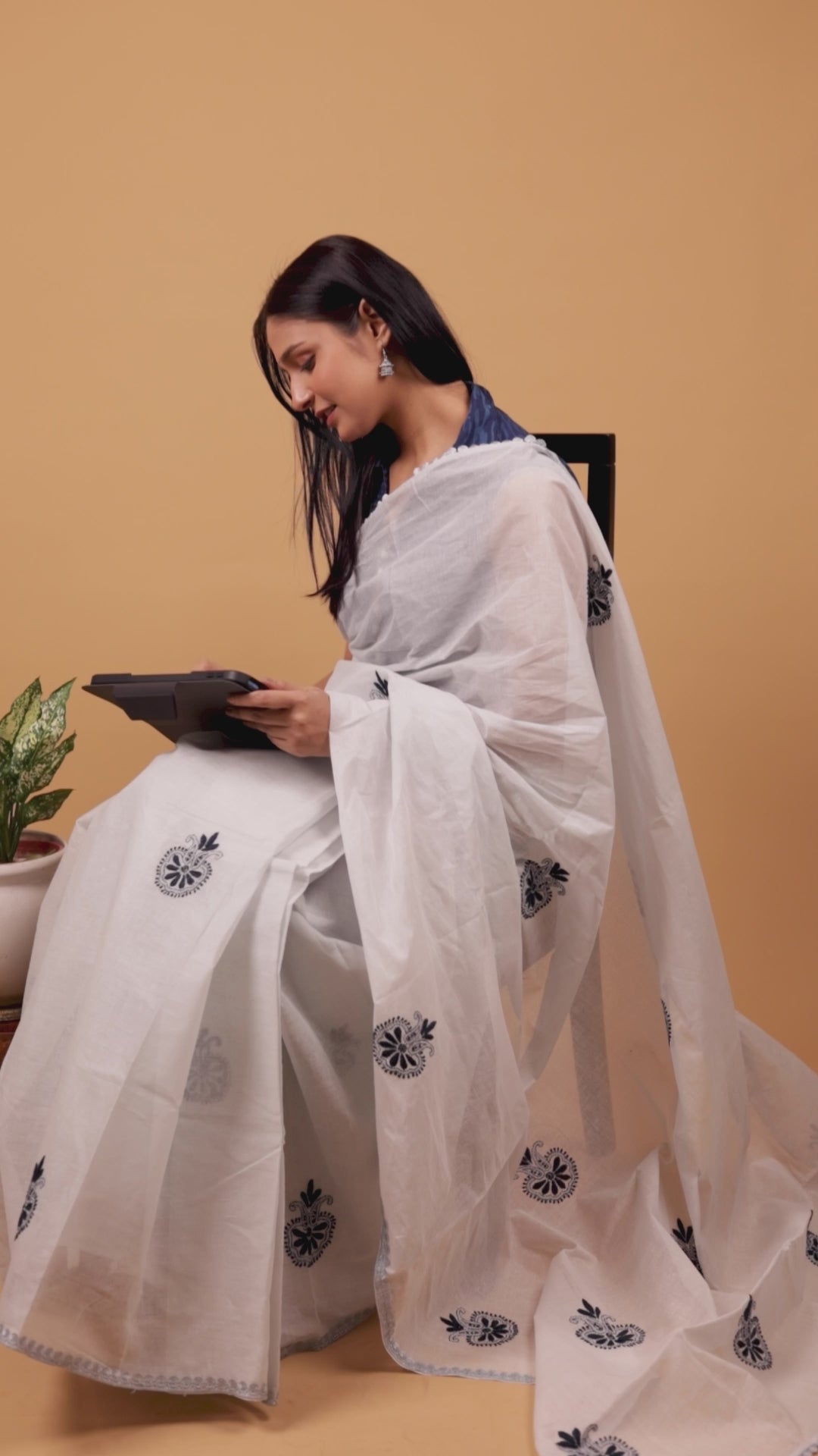 Vidushi | Dove Grey Mul Cotton Saree with Chikankari Embroidery