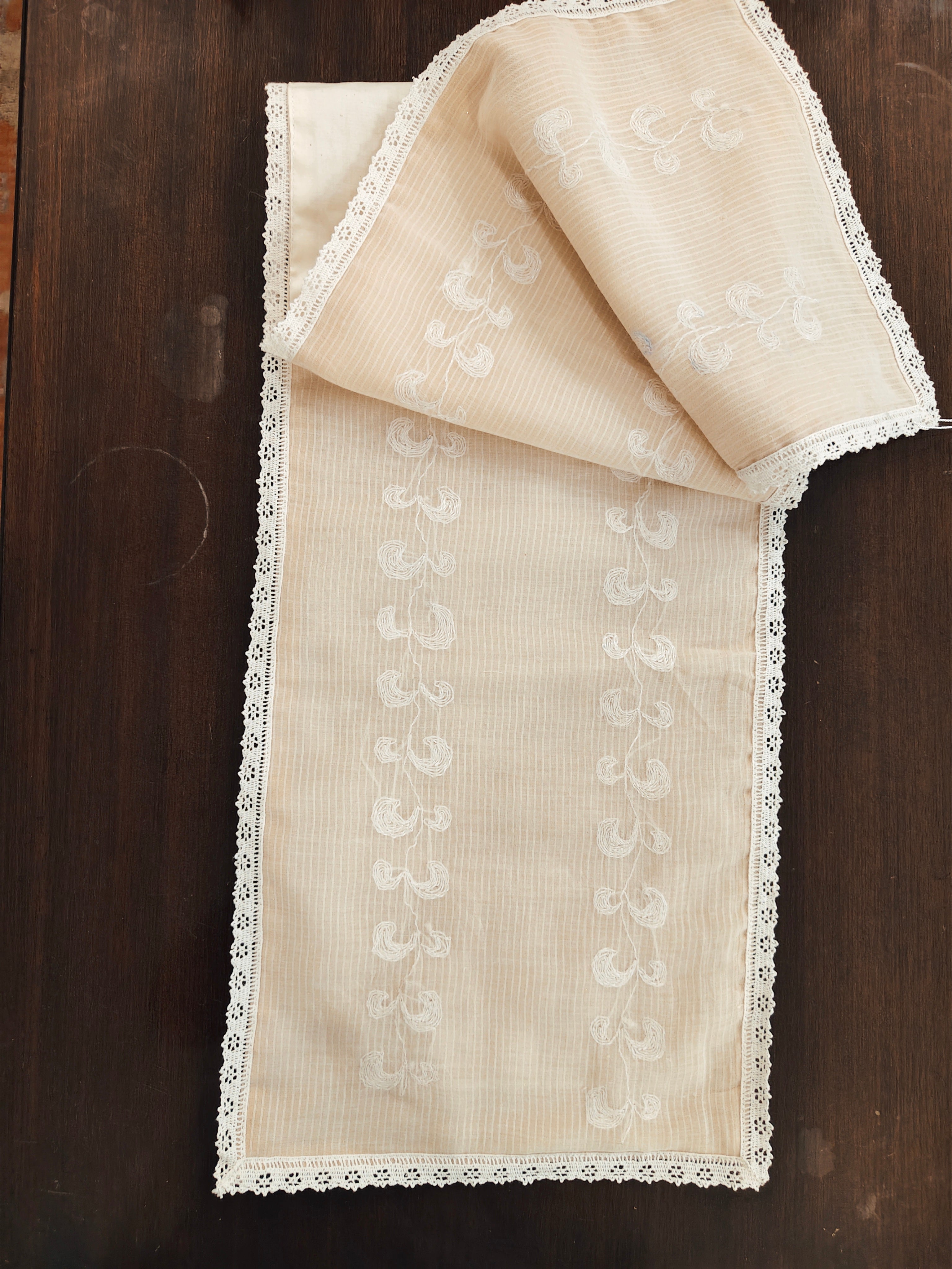 Mul Chanderi Off white Table Runner with Tepchi Chikankari Embroidery and lace finish